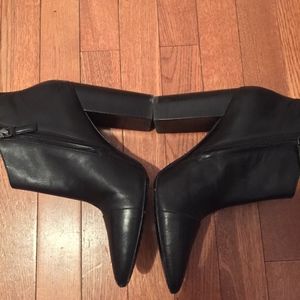 Pour La Victoire Ankle Boot Heels